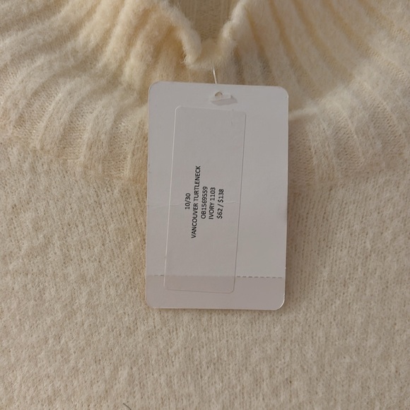 Free People Ivory Vancouver Turtleneck XS NWT - Picture 5 of 5